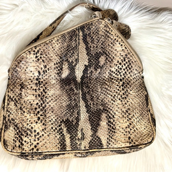 ❣️PRÜNE❣️ Flap Over Hand Bag - Picture 4 of 15